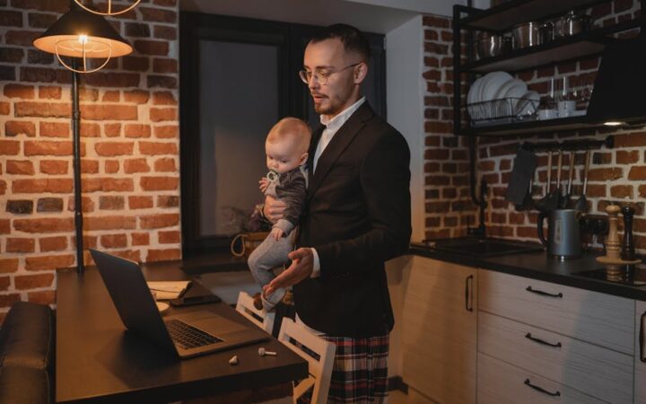 How to Balance Work and Life as a Modern Dad